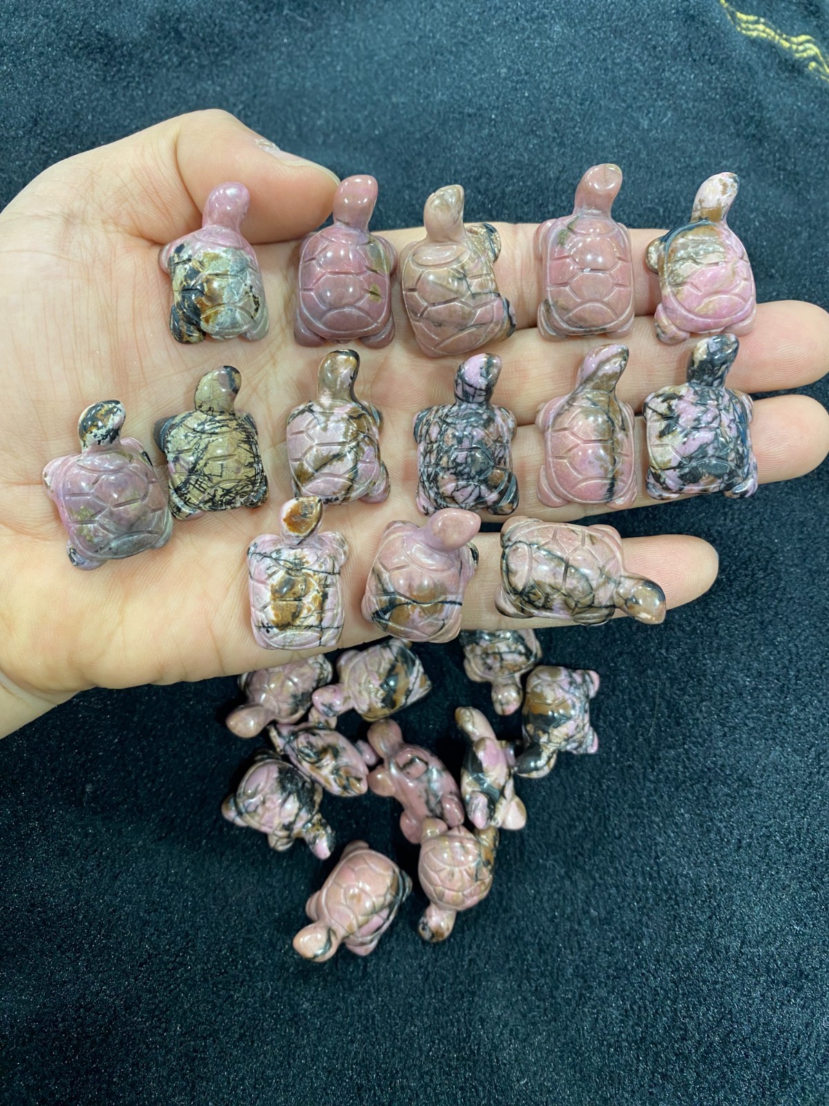 50pcs Natural Rhodonite Jasper Quartz Carved Mini Sea turtle crystal Reiki gift 50pcs Natural Rhodonite Jasper Quartz Carved Mini Sea turtle crystal Reiki gift