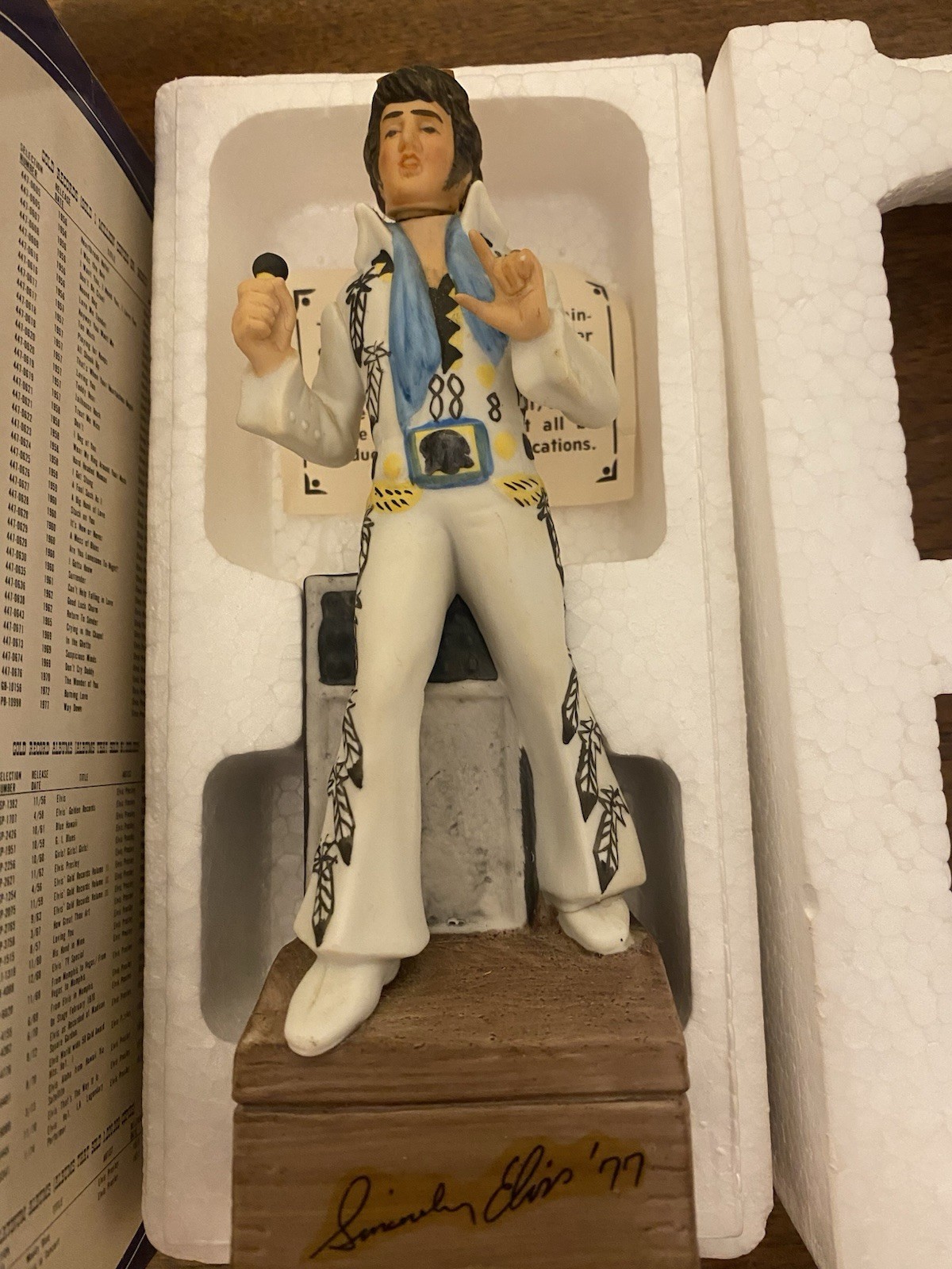 McCormick Distilling Co. Elvis Presley 1977 Porcelain Figurine Signed Boxed McCormick Distilling Co. Elvis Presley 1977 Porcelain Figurine Signed Boxed