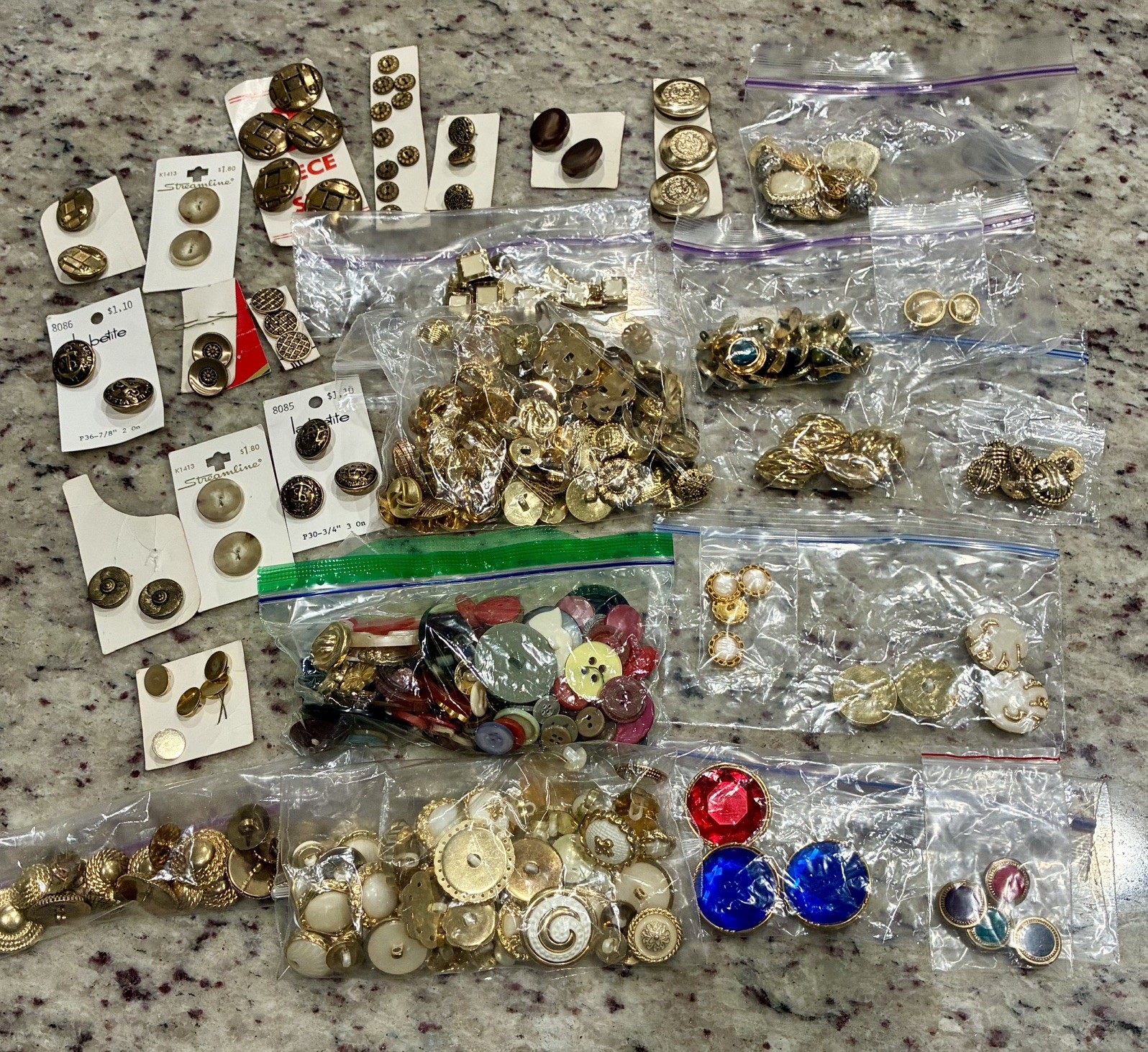 Huge Vintage Button Lot 1.1lb Gold Tone Blazer Metal Rhinestone NOS Cards Huge Vintage Button Lot 1.1lb Gold Tone Blazer Metal Rhinestone NOS Cards