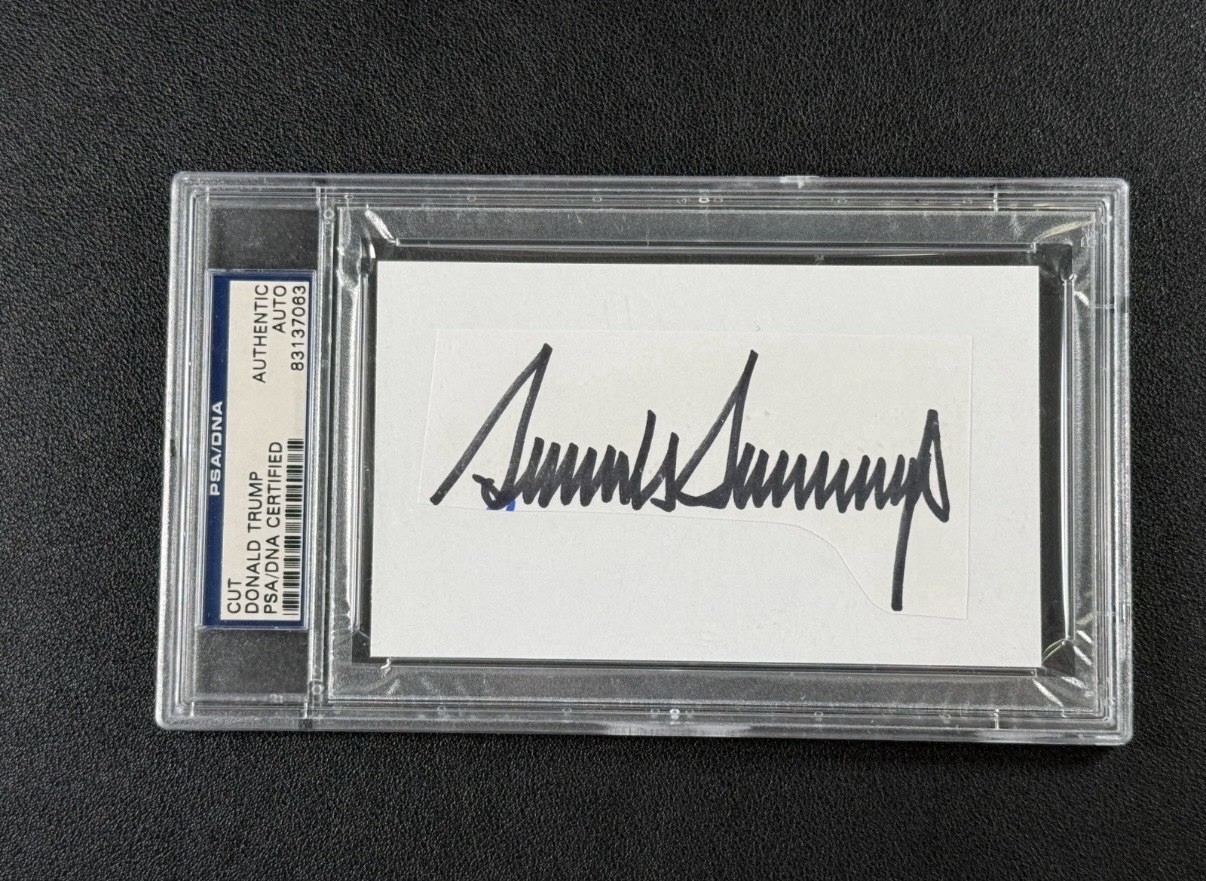 DONALD J. TRUMP PSA DNA CERTIFIED AUTHENTIC AUTOGRAPH SIGNATURE CUT DONALD J. TRUMP PSA DNA CERTIFIED AUTHENTIC AUTOGRAPH SIGNATURE CUT