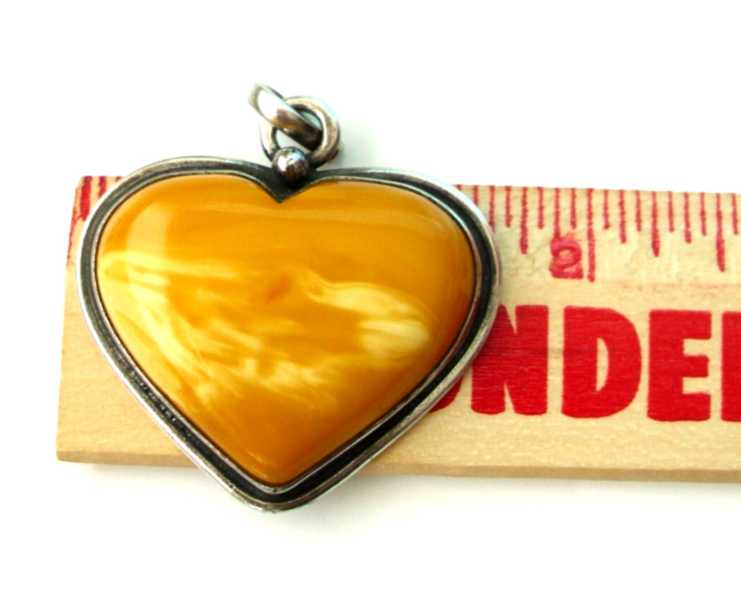 ❤❤ BEAUTIFUL Vtg HUGE Thick HEART Egg Yolk Genuine AMBER Sterling SILVER Pendant ❤❤ BEAUTIFUL Vtg HUGE Thick HEART Egg Yolk Genuine AMBER Sterling SILVER Pendant