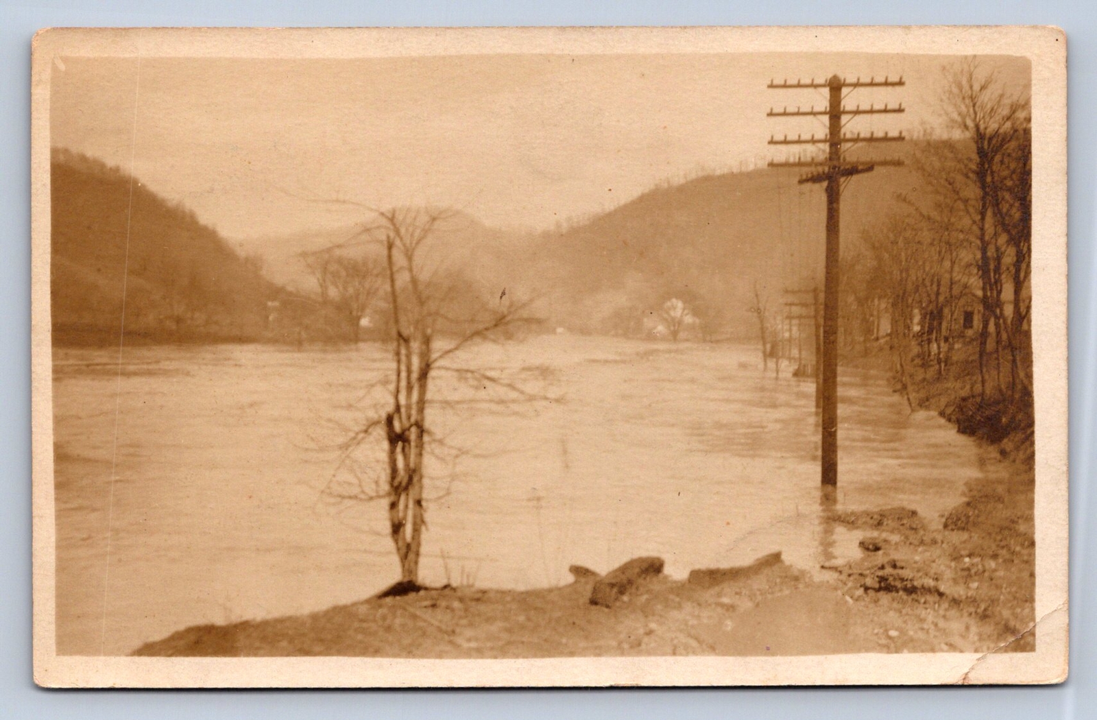 J92/ Huntington West Virginia RPPC Postcard c1910 Flood Disaster River 179 J92/ Huntington West Virginia RPPC Postcard c1910 Flood Disaster River 179