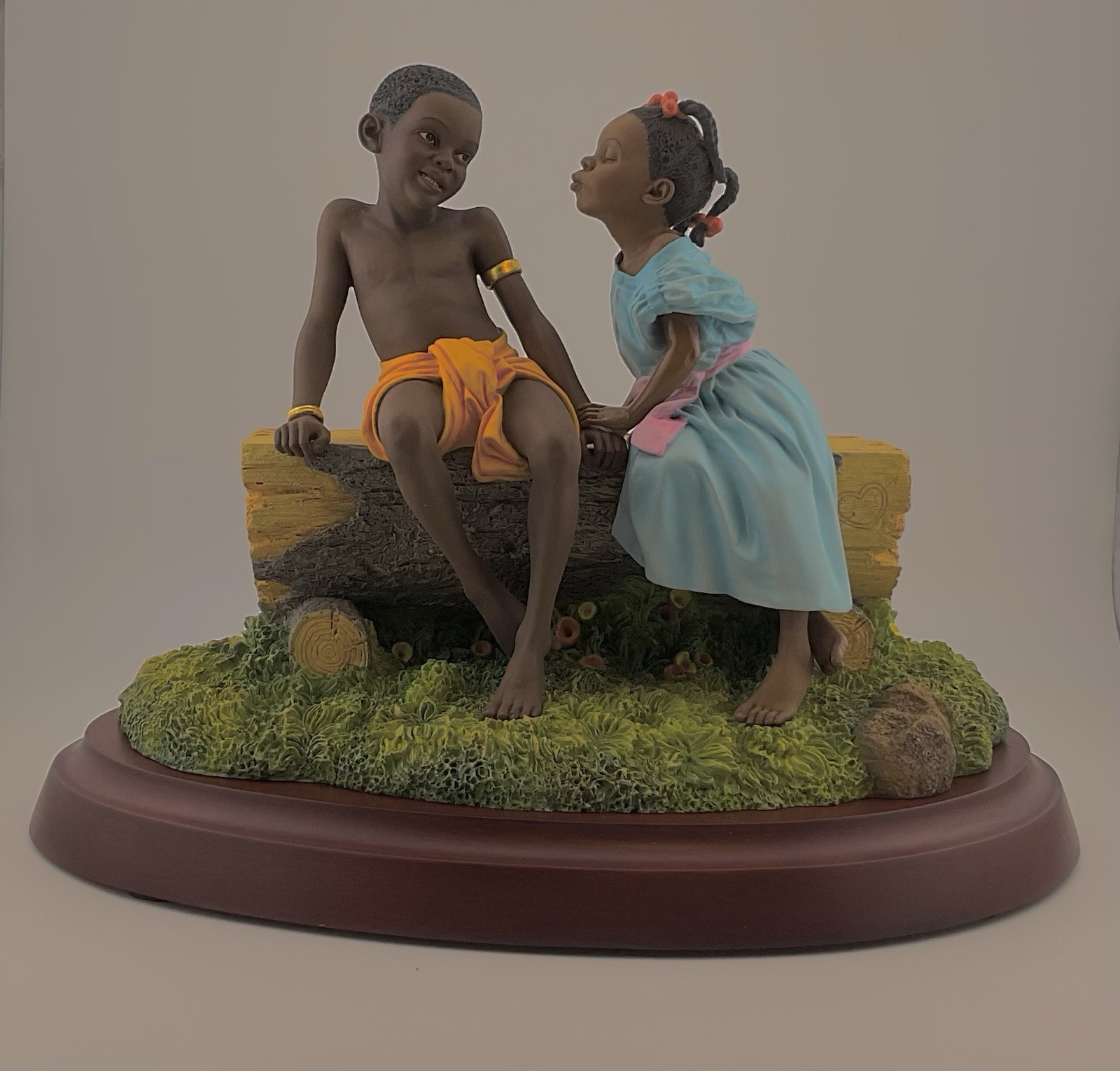 Thomas Blackshear ´s Ebony Visions First Kiss Figurine Limited Edition Thomas Blackshear ´s Ebony Visions First Kiss Figurine Limited Edition