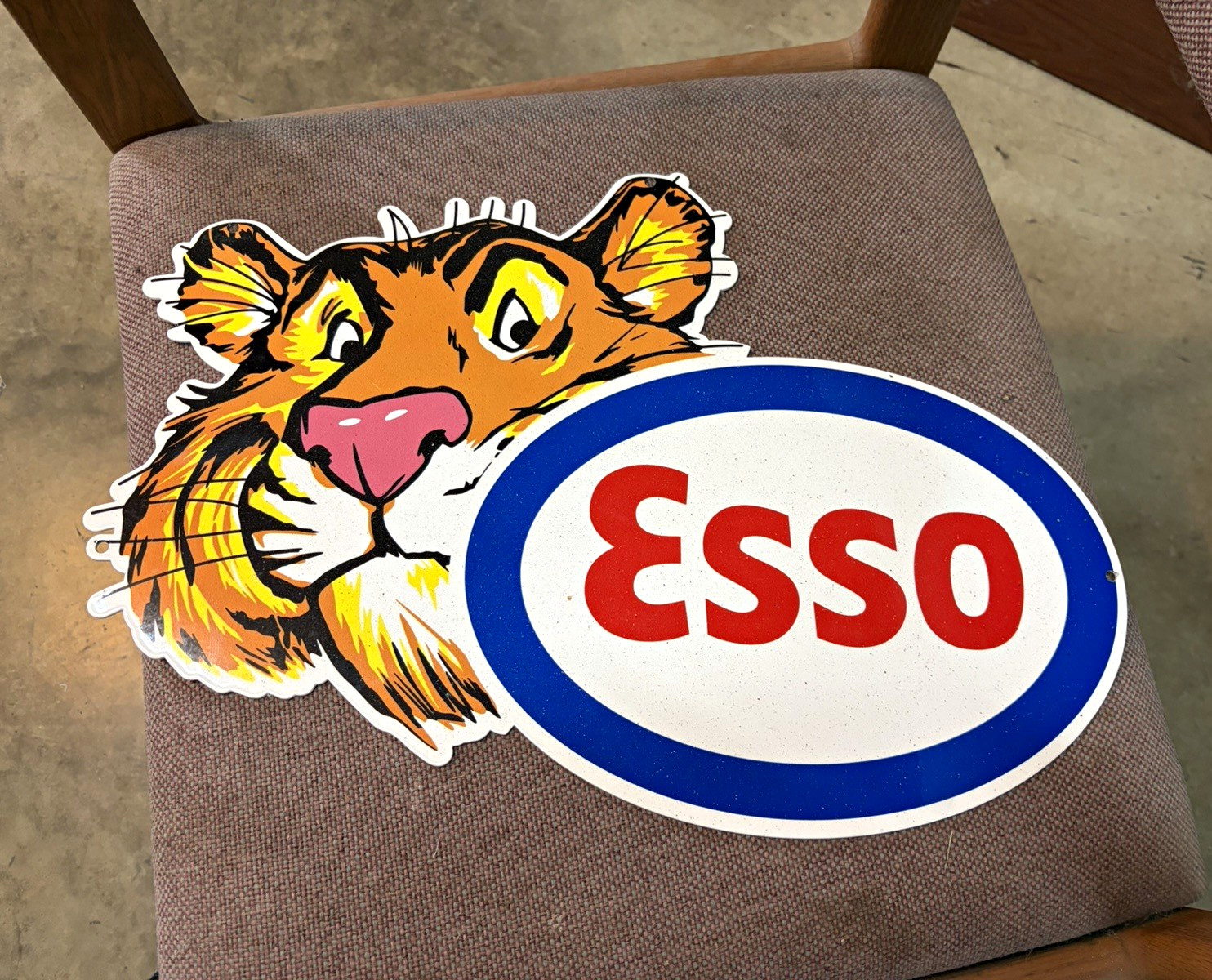 Esso Tiger Logo Gas & Oil Advertising porcelain sign. Very heavy Esso Tiger Logo Gas & Oil Advertising porcelain sign. Very heavy