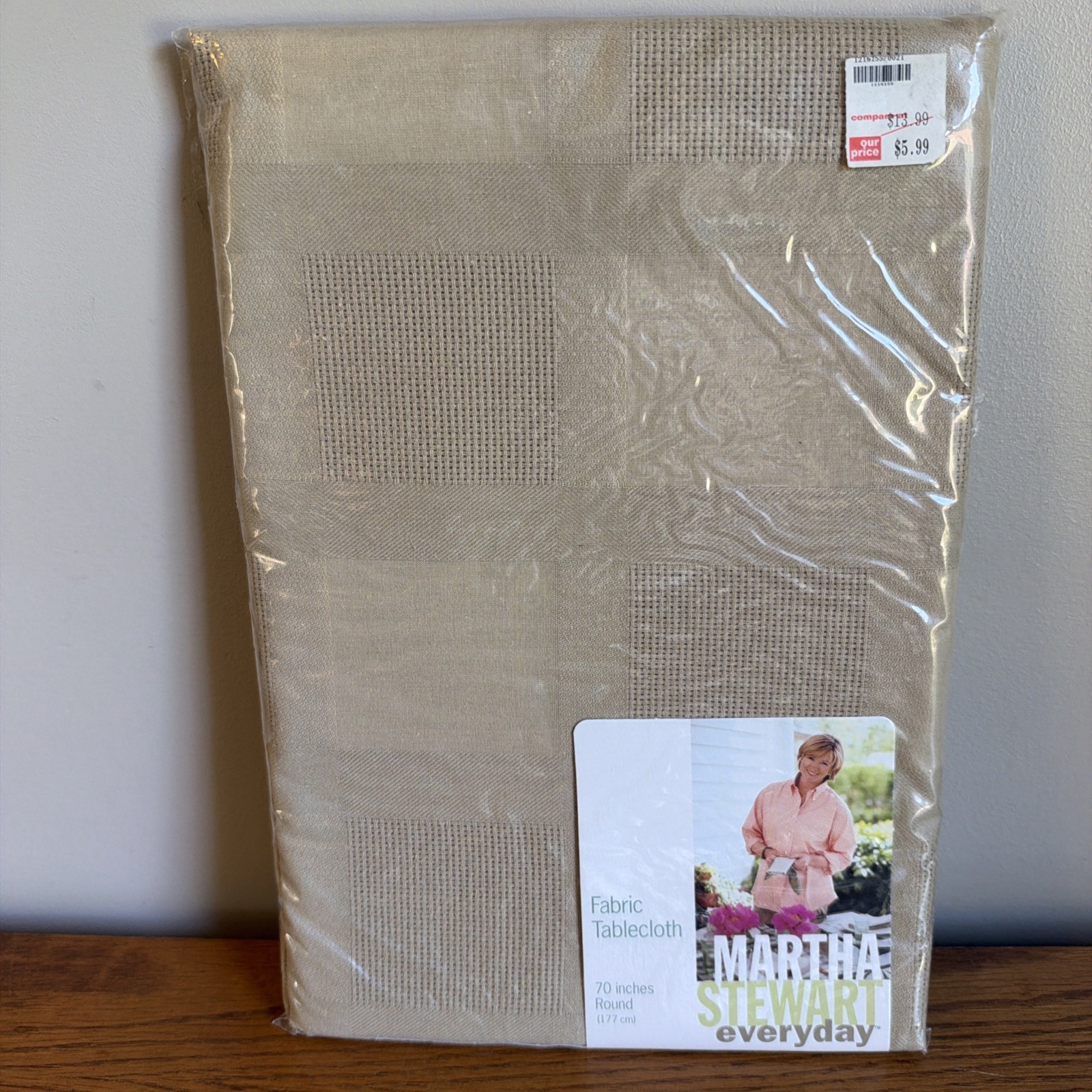 Vintage 1998 Martha Stewart Everyday Fabric Tablecloth 70” Round Taupe NOS Vintage 1998 Martha Stewart Everyday Fabric Tablecloth 70” Round Taupe NOS