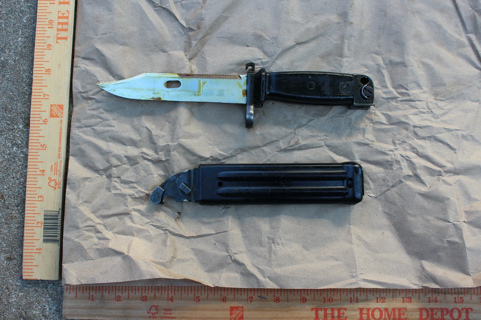 Good Condition Yugoslavian Type III Multi-Purpose Combat Knife Bayonet Scabbard Good Condition Yugoslavian Type III Multi-Purpose Combat Knife Bayonet Scabbard