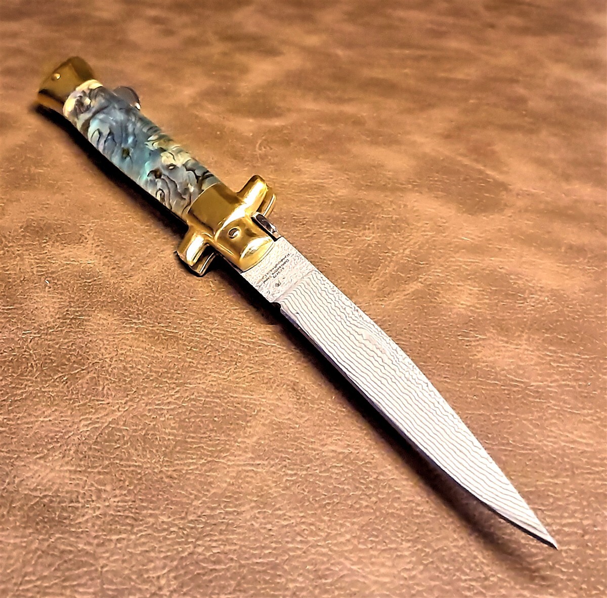 Kissing Crane Genuine Abalone Real Damascus Steel Stiletto Manual Pocket Knife Kissing Crane Genuine Abalone Real Damascus Steel Stiletto Manual Pocket Knife