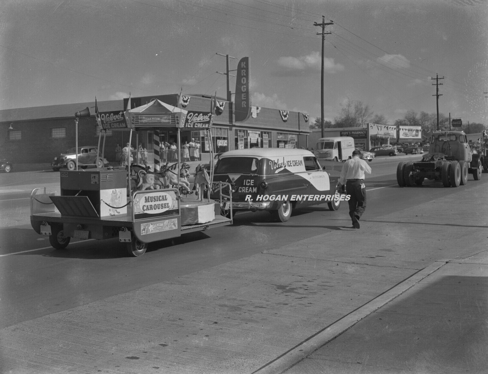 1954 VELVET ICE CREAM CO PARADE FLOAT WOODBINE Nashville TN 5x7 PRINT PHOTO F54