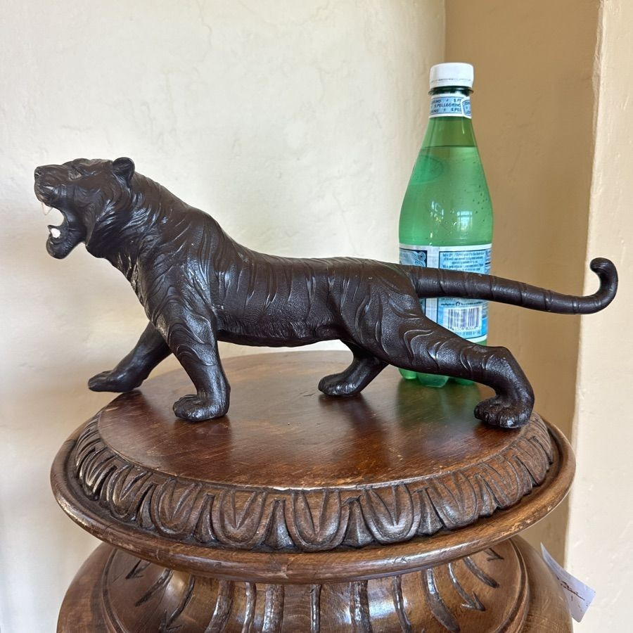 Vintage Japanese Bronzed Metal Roaring Tiger Sculpture – Export Era c.1920s–30s Vintage Japanese Bronzed Metal Roaring Tiger Sculpture – Export Era c.1920s–30s