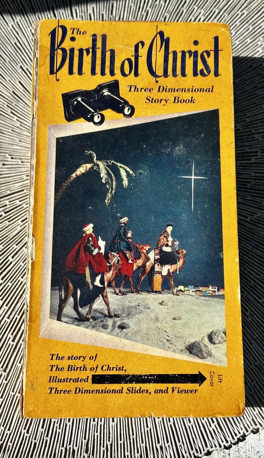 1953 The Birth of Christ 3D Story Book with 3D slides and stereoscopic viewer. 1953 The Birth of Christ 3D Story Book with 3D slides and stereoscopic viewer.