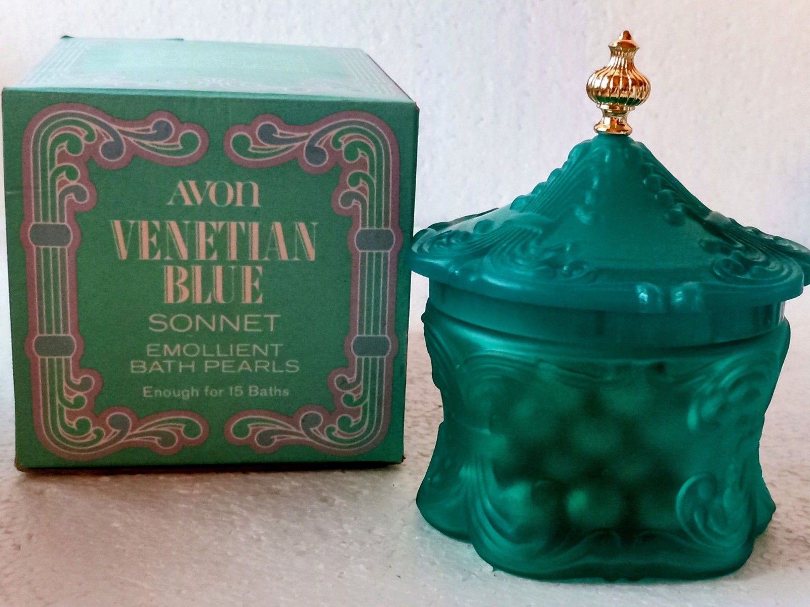 New In Box Vtg Avon Venetian Blue Sonnet Emollient Bath Pearls in Jar #A-S MD#5 New In Box Vtg Avon Venetian Blue Sonnet Emollient Bath Pearls in Jar #A-S MD#5
