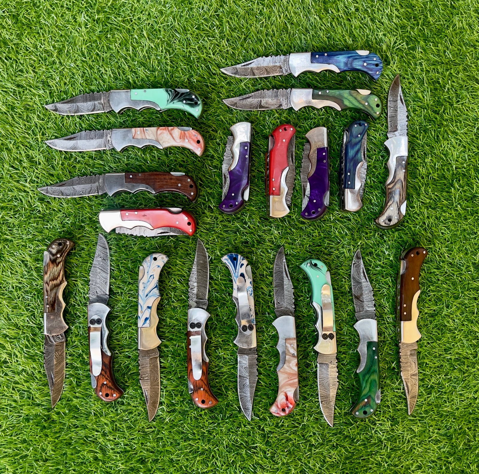 Custom Handmade Damascus Folding Knives – Lot of 20 + Leather Sheaths Custom Handmade Damascus Folding Knives – Lot of 20 + Leather Sheaths