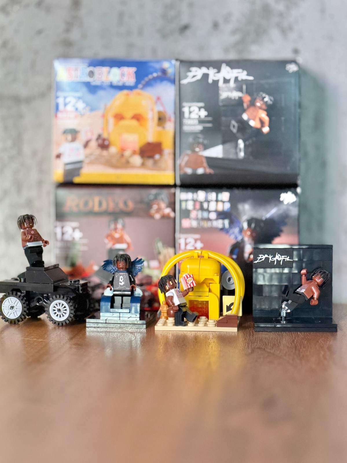Canvas Don Travis Scott Collector's Set Bundle – 4 Sets Canvas Don Travis Scott Collector's Set Bundle – 4 Sets