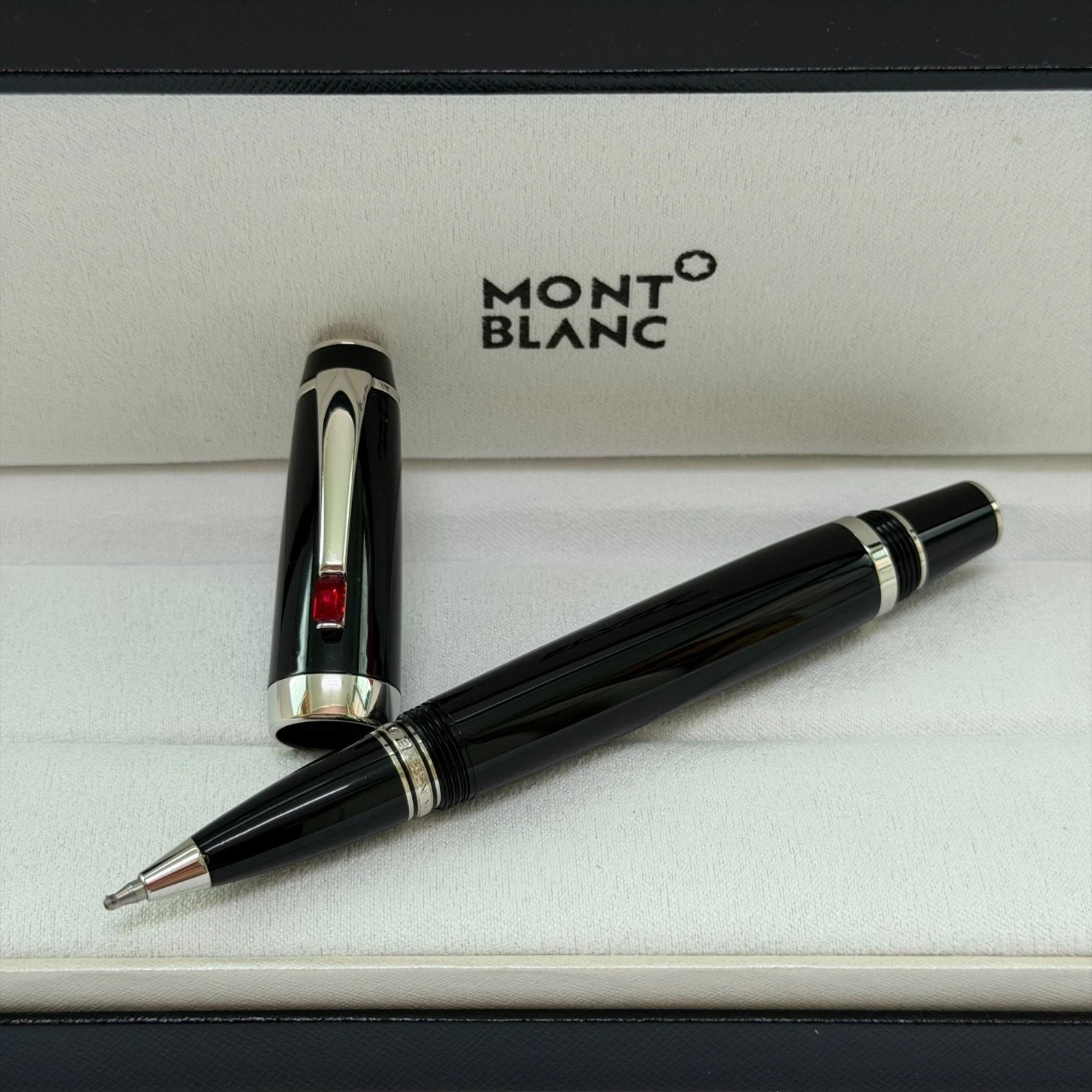 M.B Rollerball Pen Black/Sliver Trim w/ Gift Box VIP Gift Rare M.B Rollerball Pen Black/Sliver Trim w/ Gift Box VIP Gift Rare