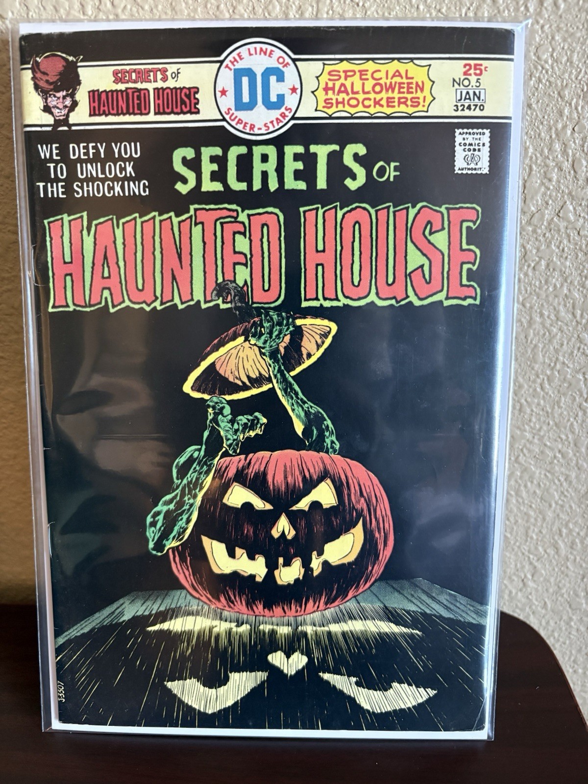 Secrets of Haunted House #5 DC Comic Book 1975/1976 Bernie Wrightson Cover Secrets of Haunted House #5 DC Comic Book 1975/1976 Bernie Wrightson Cover