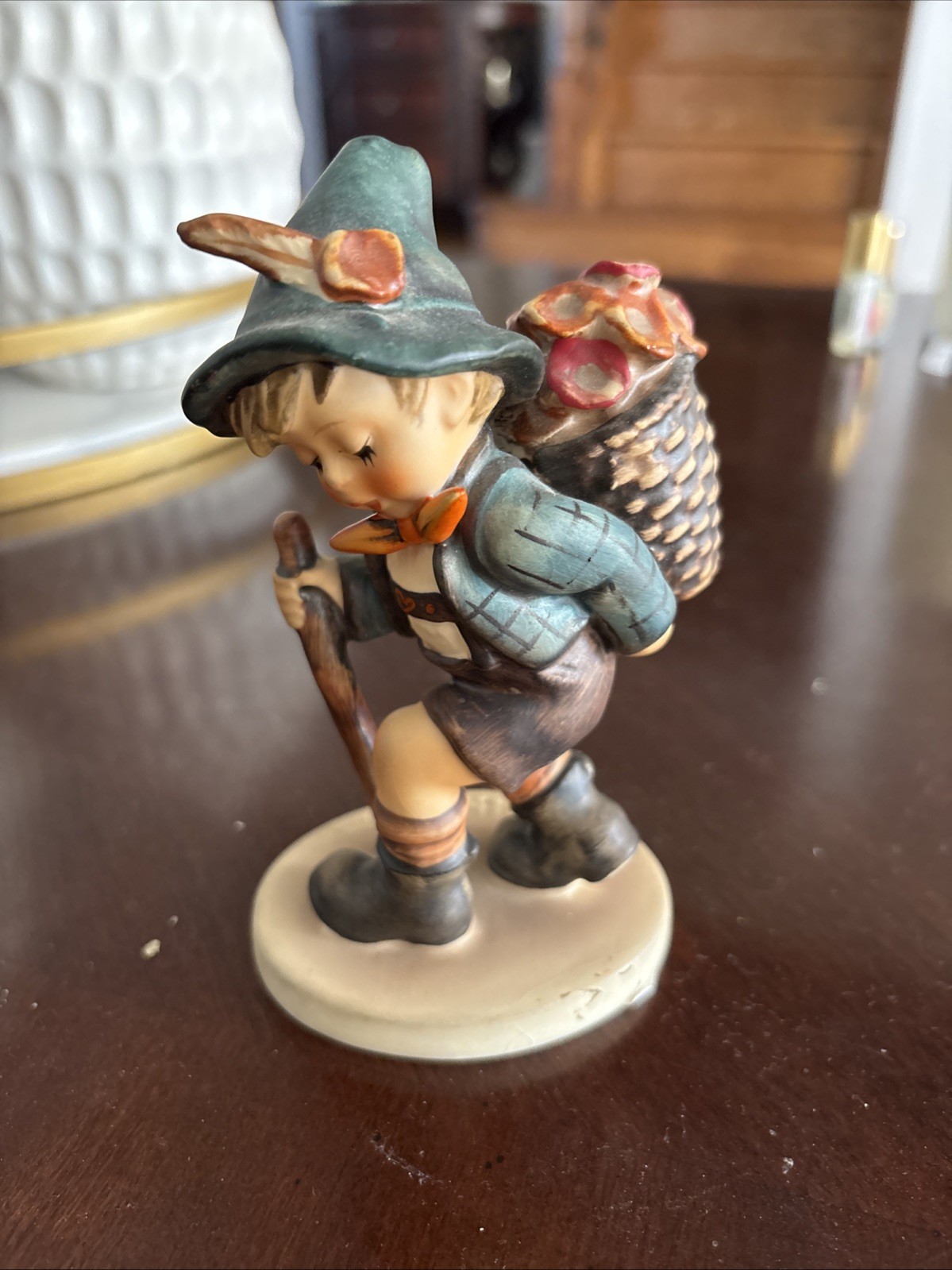 Goebel M.I. Hummel Figurine #381 "Flower Vendor" W Germany, 5.25" tall
