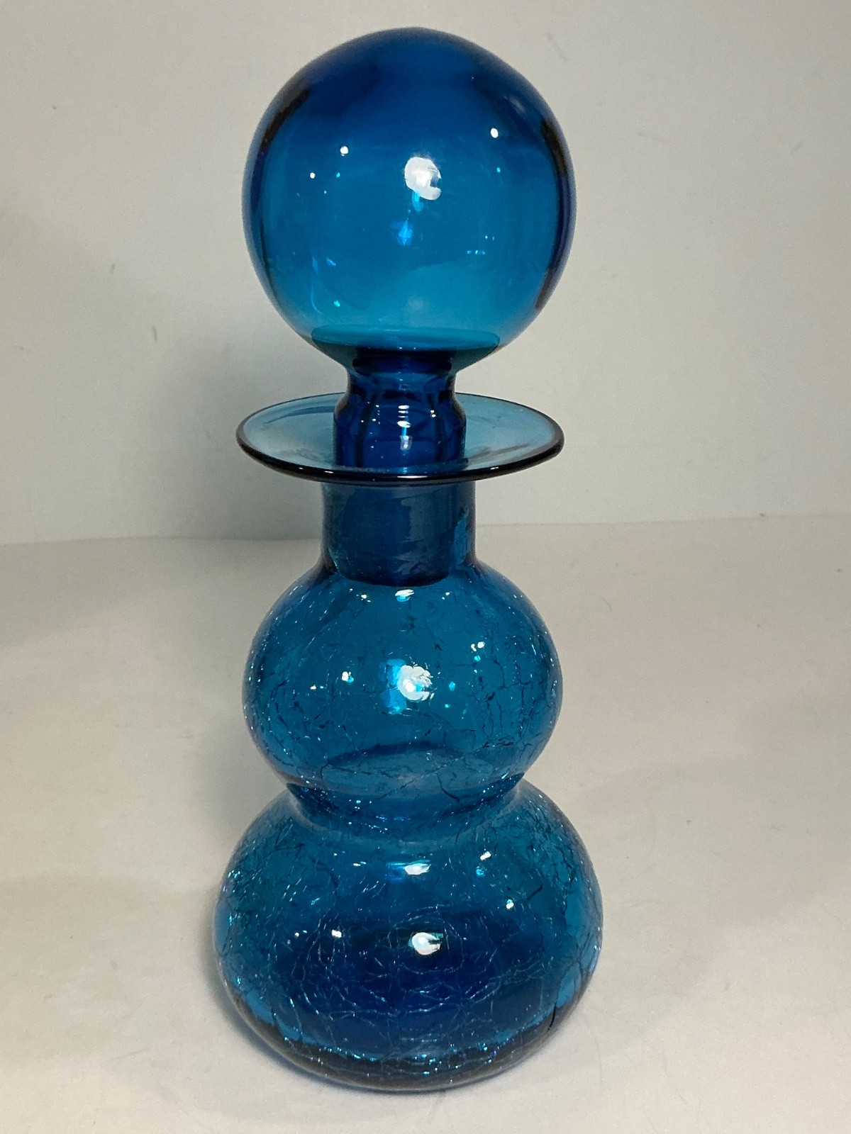 Vintage Rainbow Glass Co. #343 Bright Blue Crackle Glass Decanter 8.5 in. Vintage Rainbow Glass Co. #343 Bright Blue Crackle Glass Decanter 8.5 in.
