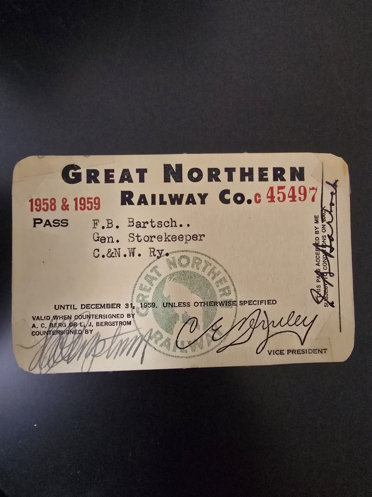 1958-59 GN Great Northern Railway employee pass - Northern Pacific Railroad