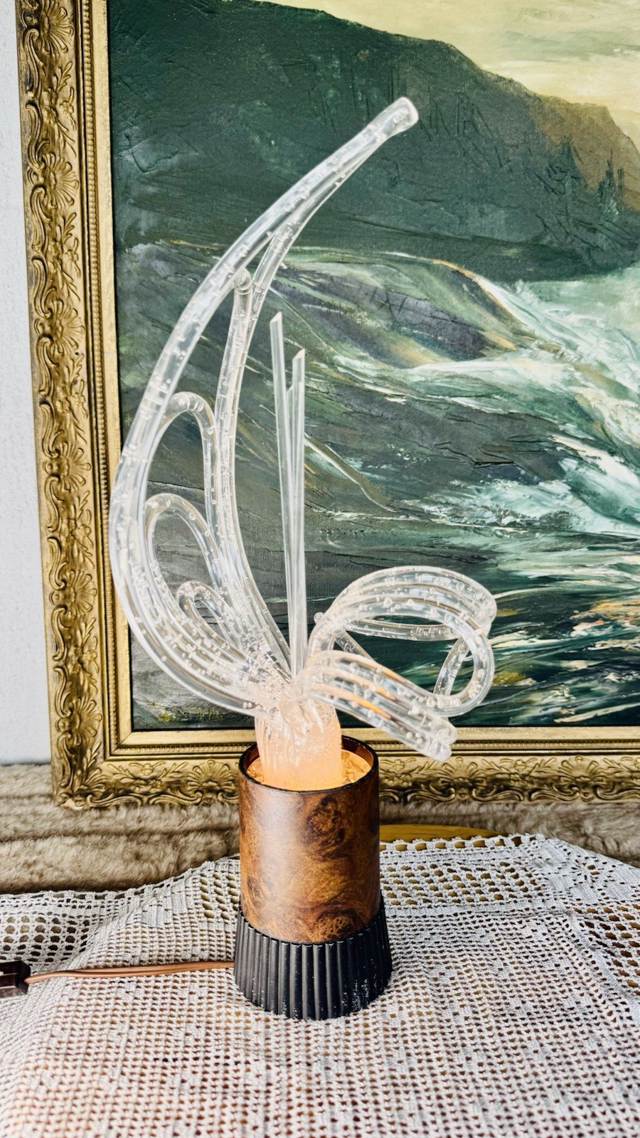 Vintage 1970s The Lights Fantastic Lucite Ribbon Sculptural Lamp MCM Model 5402