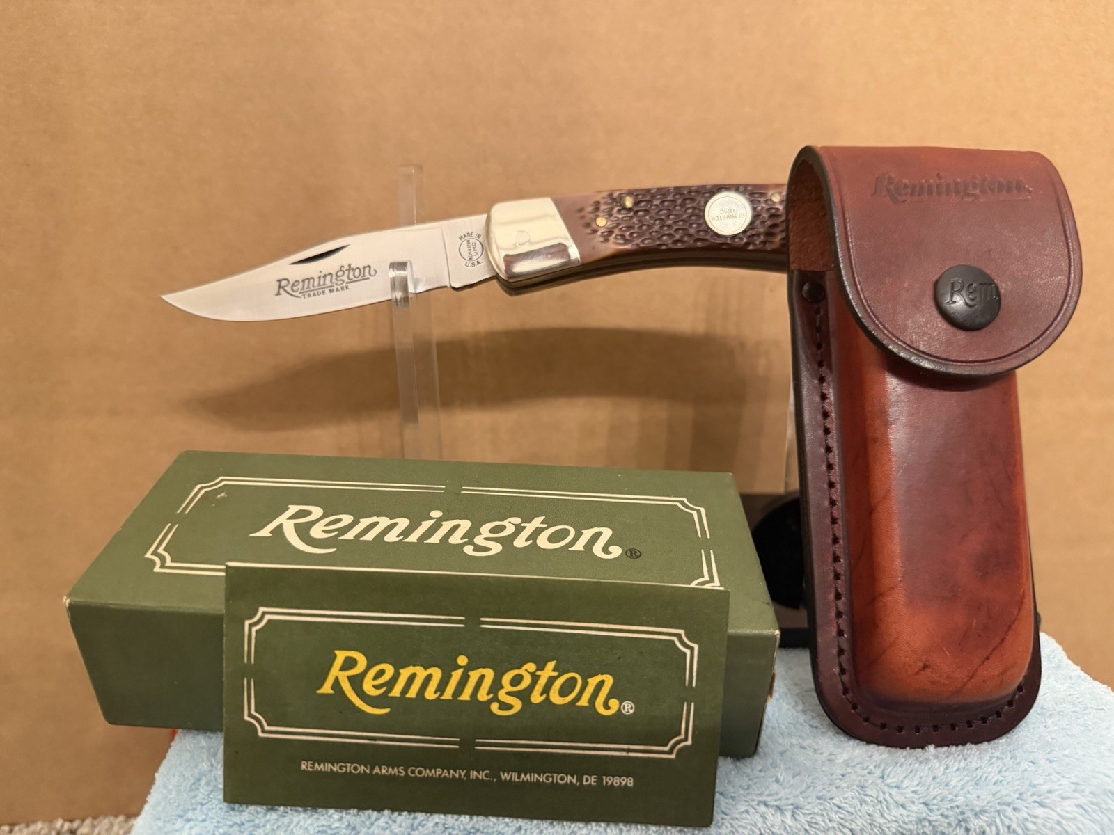 Remington UMC R9 Pocket Knife MADE IN USA *NEW OLD STOCK READ* VINTAGE Remington UMC R9 Pocket Knife MADE IN USA *NEW OLD STOCK READ* VINTAGE