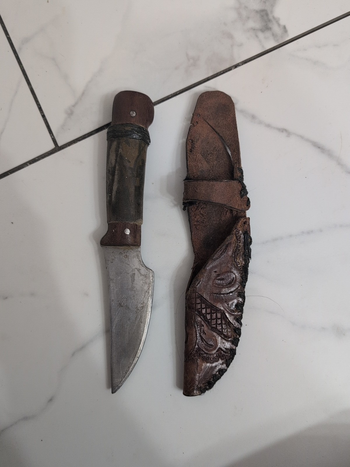 Vintage Man Made Knife With Leather Case. U6 Vintage Man Made Knife With Leather Case. U6