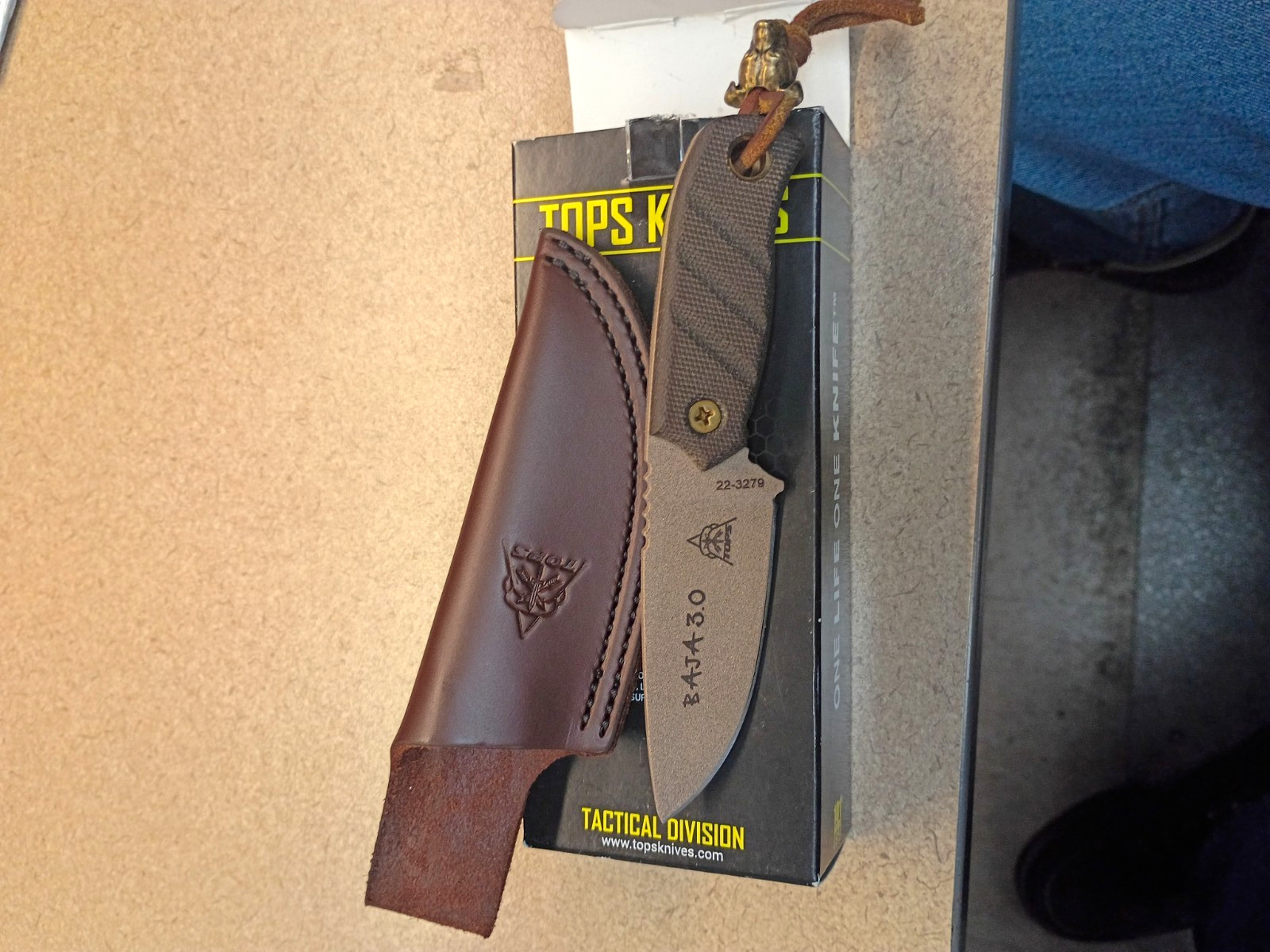 TOPS Knives Baja 3.0 Fixed Blade-Excellent condition, Custom Lanyard And Bead TOPS Knives Baja 3.0 Fixed Blade-Excellent condition, Custom Lanyard And Bead