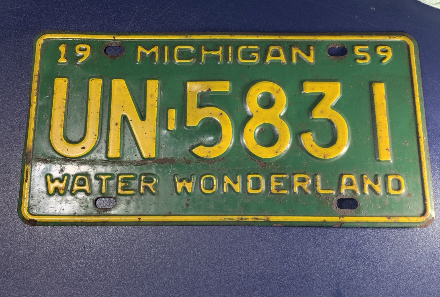 1959 Michigan License Plate Water Wonderland Vintage Original UN 5831