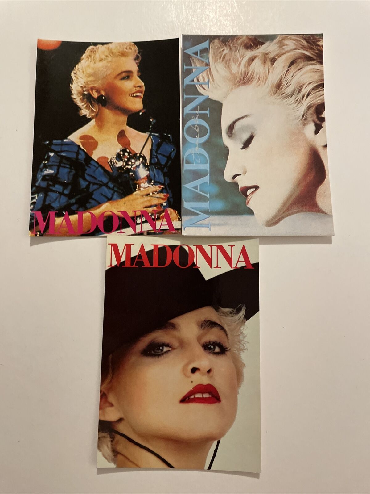 D1 Lot Of 3x Vintage Original Music Pop Oasis Madonna - true blue/Postcard