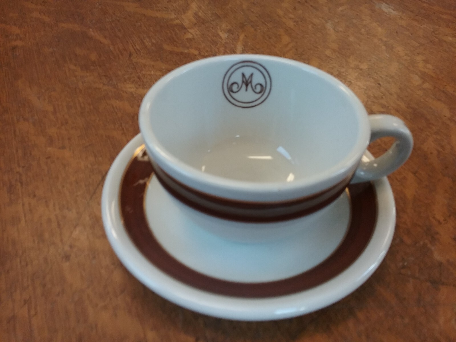 Vintage 1951 Metropolitan Club of New York City Cup and Saucer HTF Rare VGC Vintage 1951 Metropolitan Club of New York City Cup and Saucer HTF Rare VGC