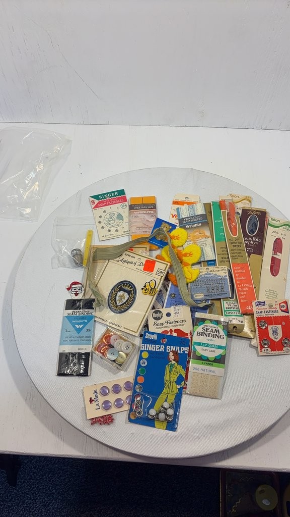 Vintage Sewing Notions Lot Vintage Sewing Notions Lot