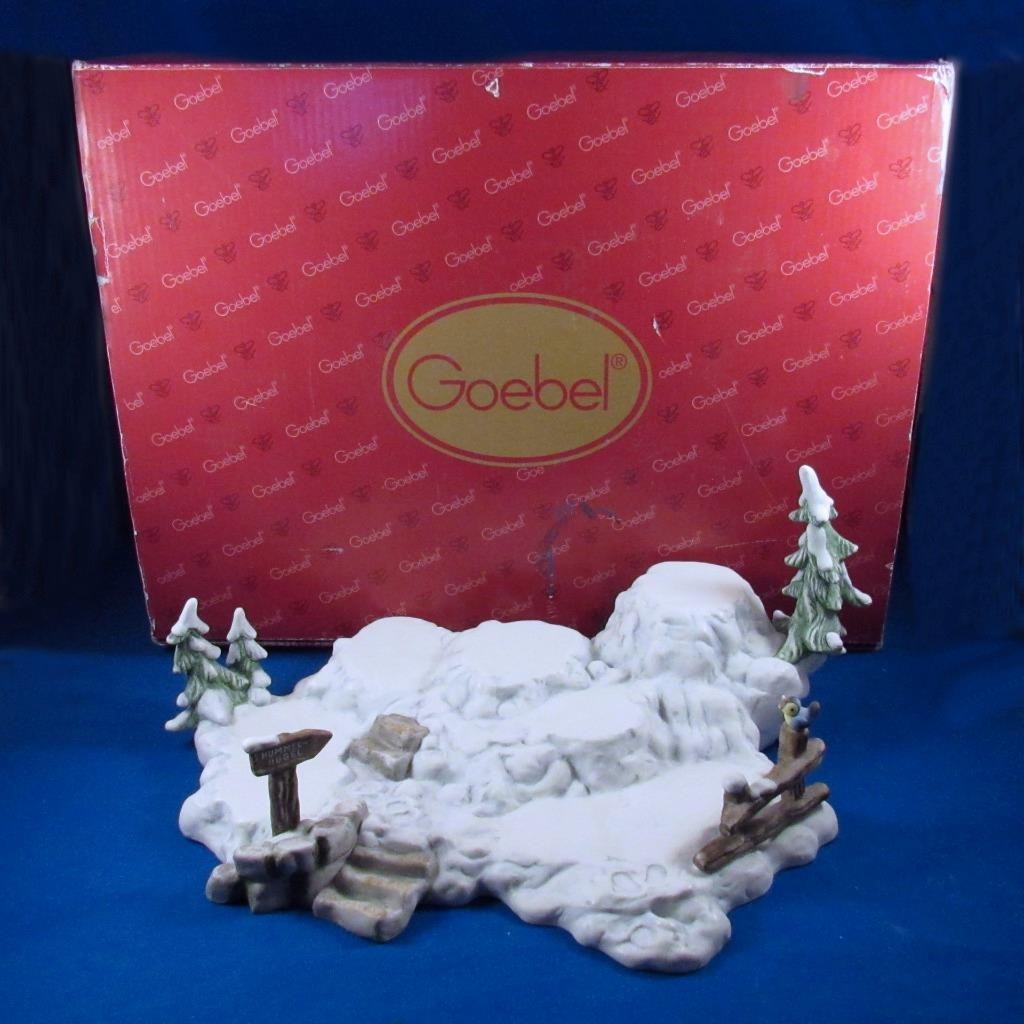 RARE M I Hummel GOEBEL® WINTER Scene LANDSCAPE 6 Figurine Base Pedestal Display RARE M I Hummel GOEBEL® WINTER Scene LANDSCAPE 6 Figurine Base Pedestal Display