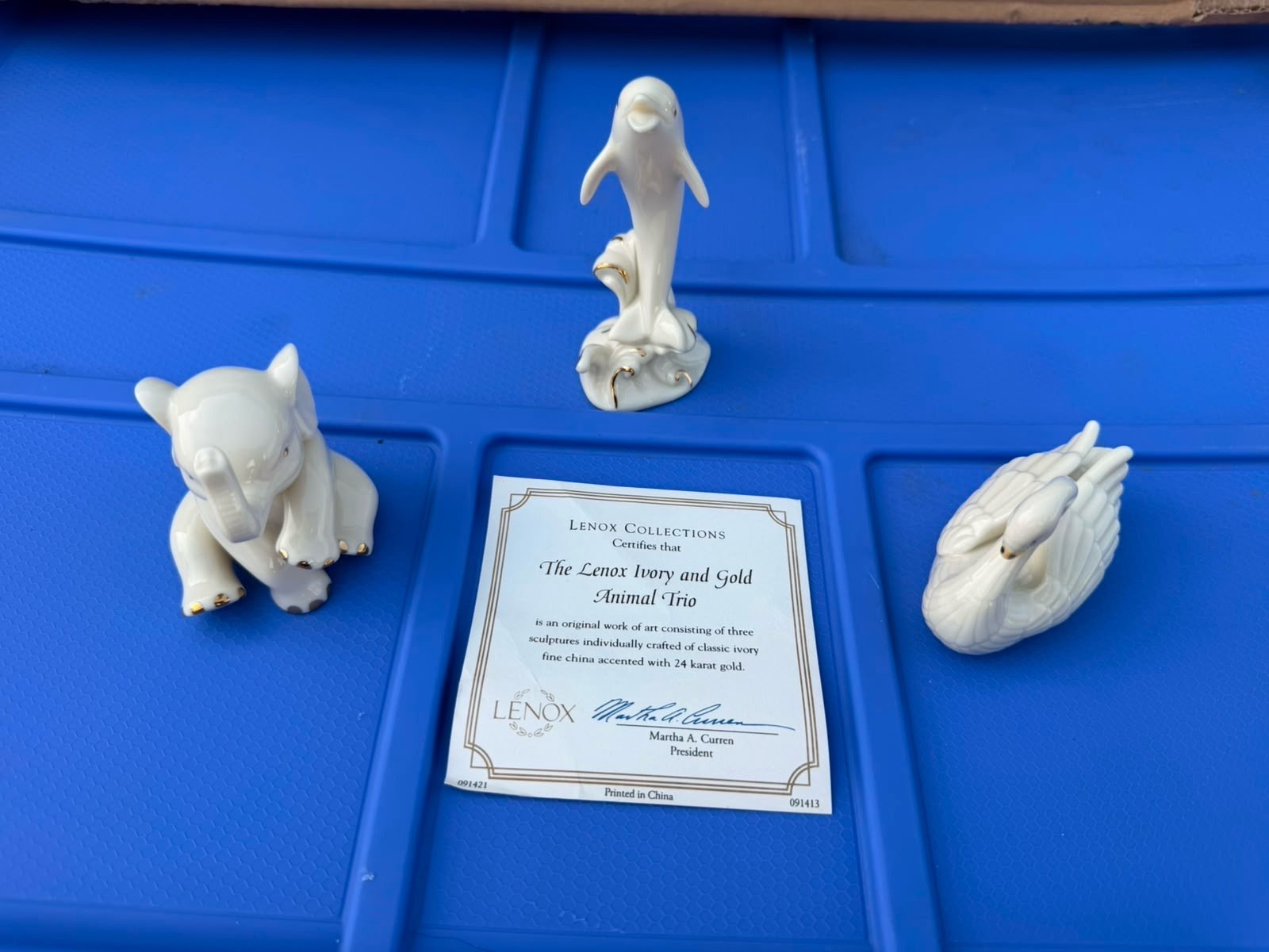 Lenox Ivory & Gold Animal Trio Elephant Swan Dolphin 24K Gold w/ Certificate Lenox Ivory & Gold Animal Trio Elephant Swan Dolphin 24K Gold w/ Certificate