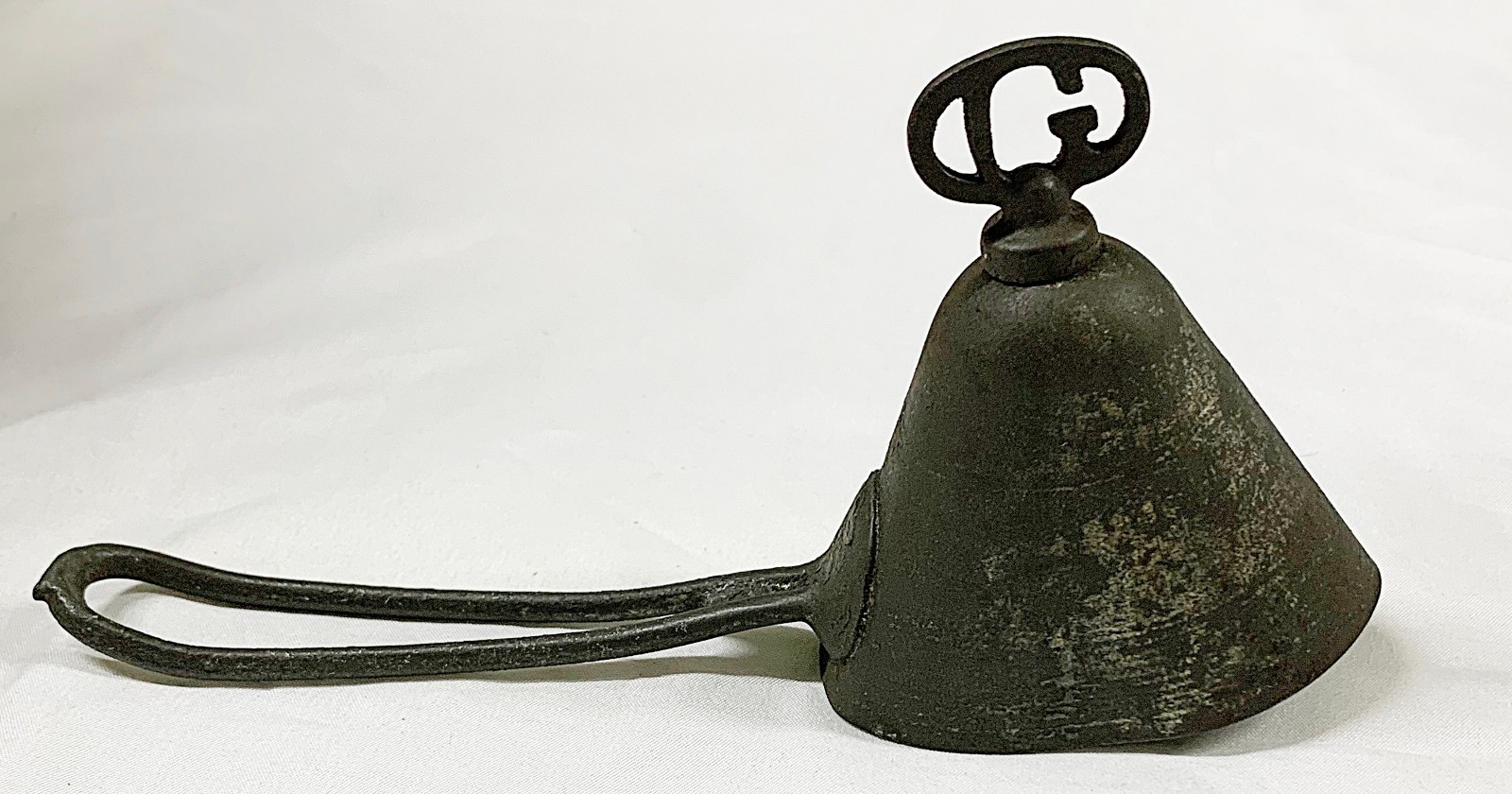 ANTIQUE TURN KEY GILCHRIST "G" #6 ICE CREAM SCOOP CONICAL METAL WITCH'S HAT