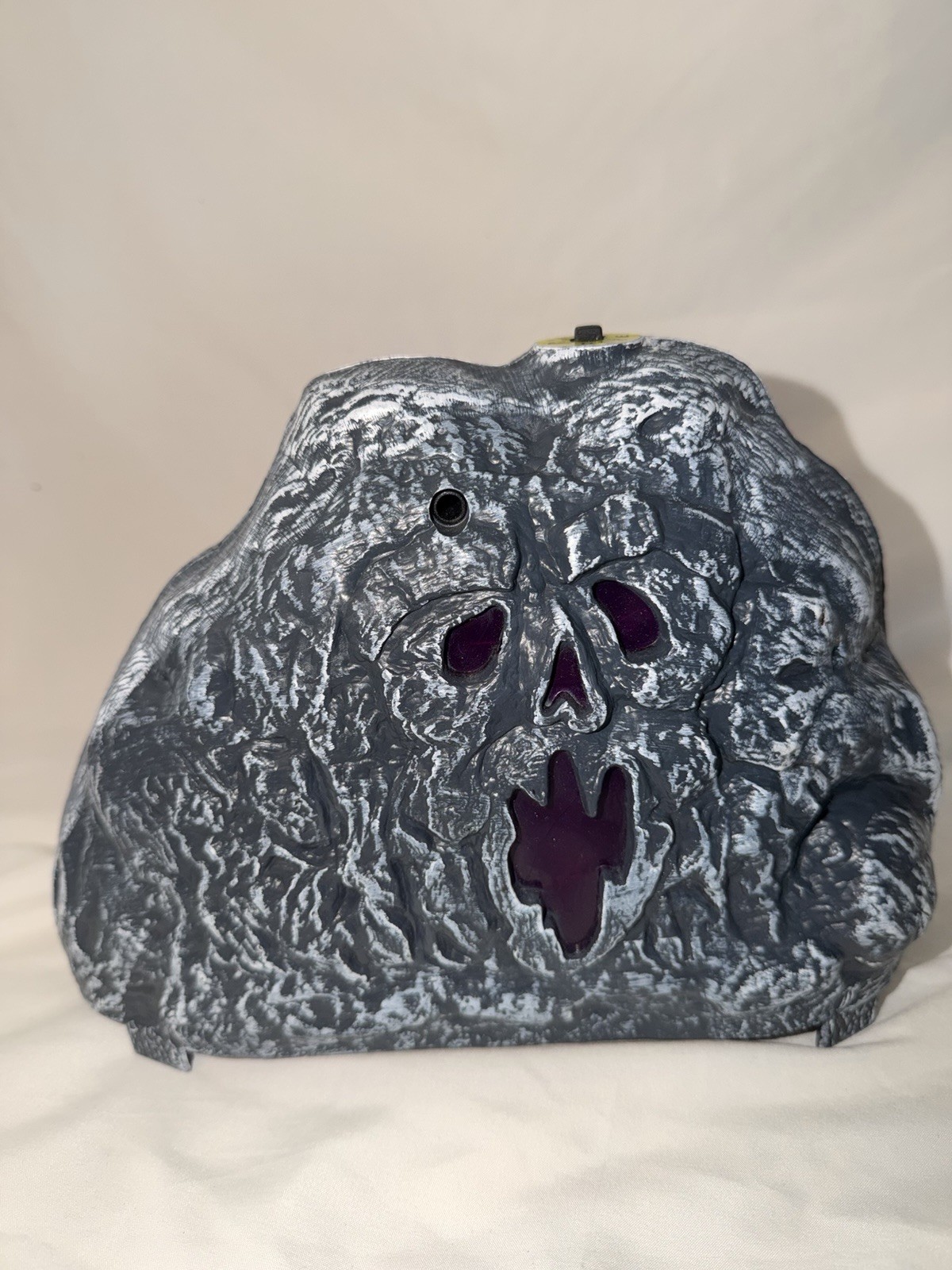 JAKKS Pacific Halloween Lighted Jack-O-Lantern Rock, motion activated JAKKS Pacific Halloween Lighted Jack-O-Lantern Rock, motion activated