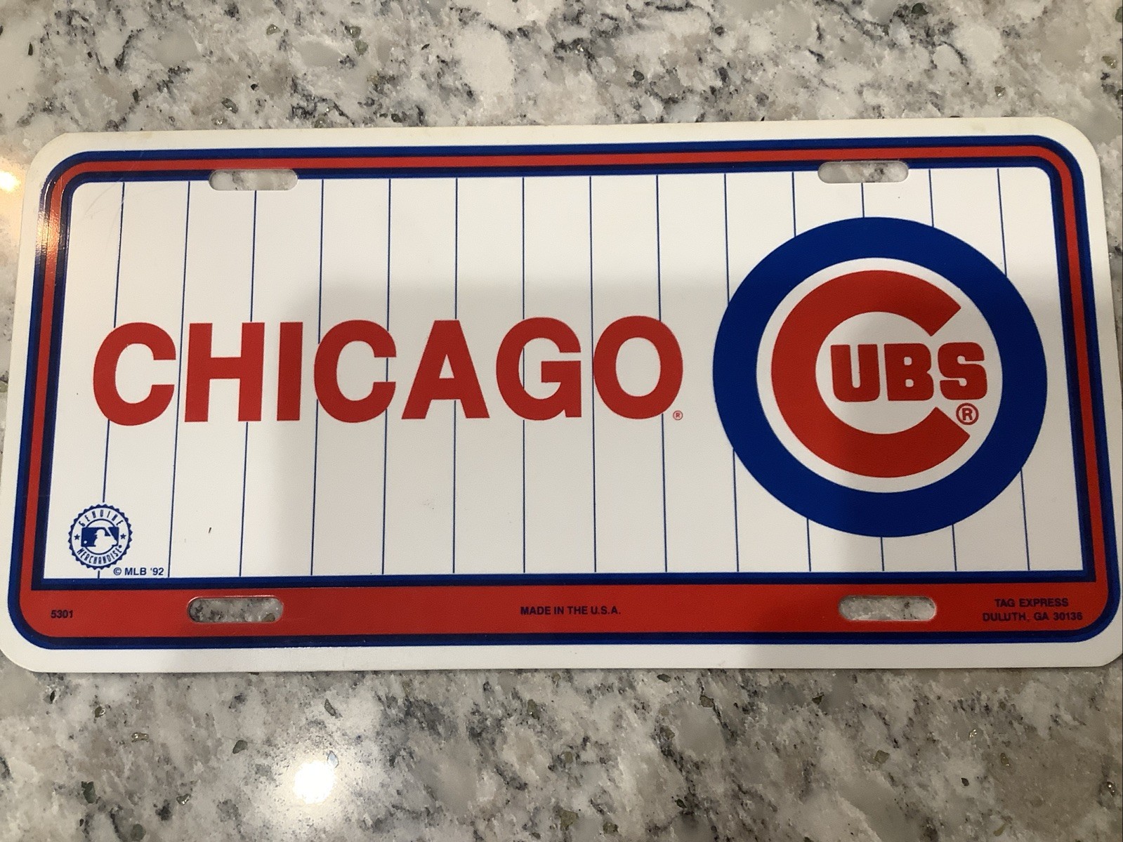 Chicago Cubs CHICAGO Novelty License Plate Sign with Cubs Logo