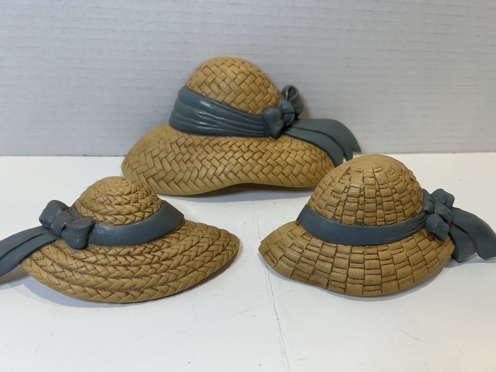 Homco Home Interiors Vtg 1987 Burwood Blue Bonnet Straw Hats Wall Hanging Decor Homco Home Interiors Vtg 1987 Burwood Blue Bonnet Straw Hats Wall Hanging Decor