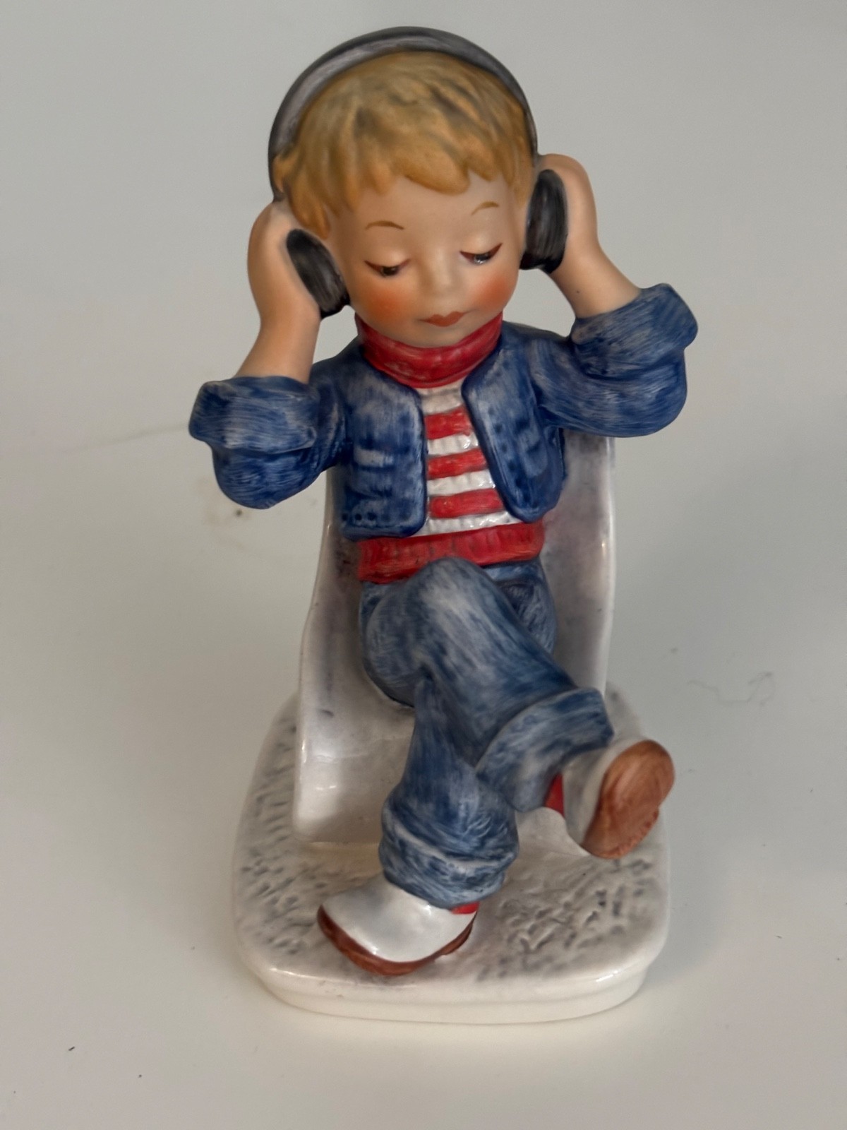 Vintage Goebel Today's Children Figurine Music Buff Boy Girl Headphones 1071214