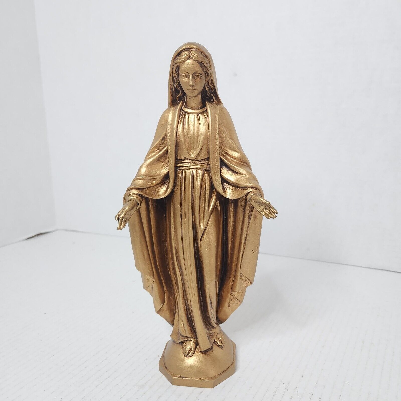 Golden Unmarked VTG Virgin Mary Statue 10.5 Inches High Religious Collectible