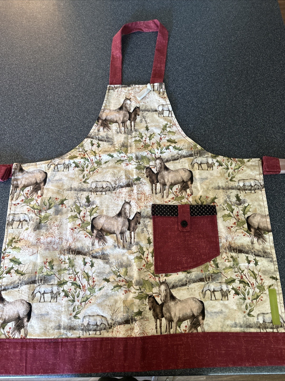 Handmade Horse Holly Apron Country Winter Scene Red Trim Pocket New Adult Handmade Horse Holly Apron Country Winter Scene Red Trim Pocket New Adult