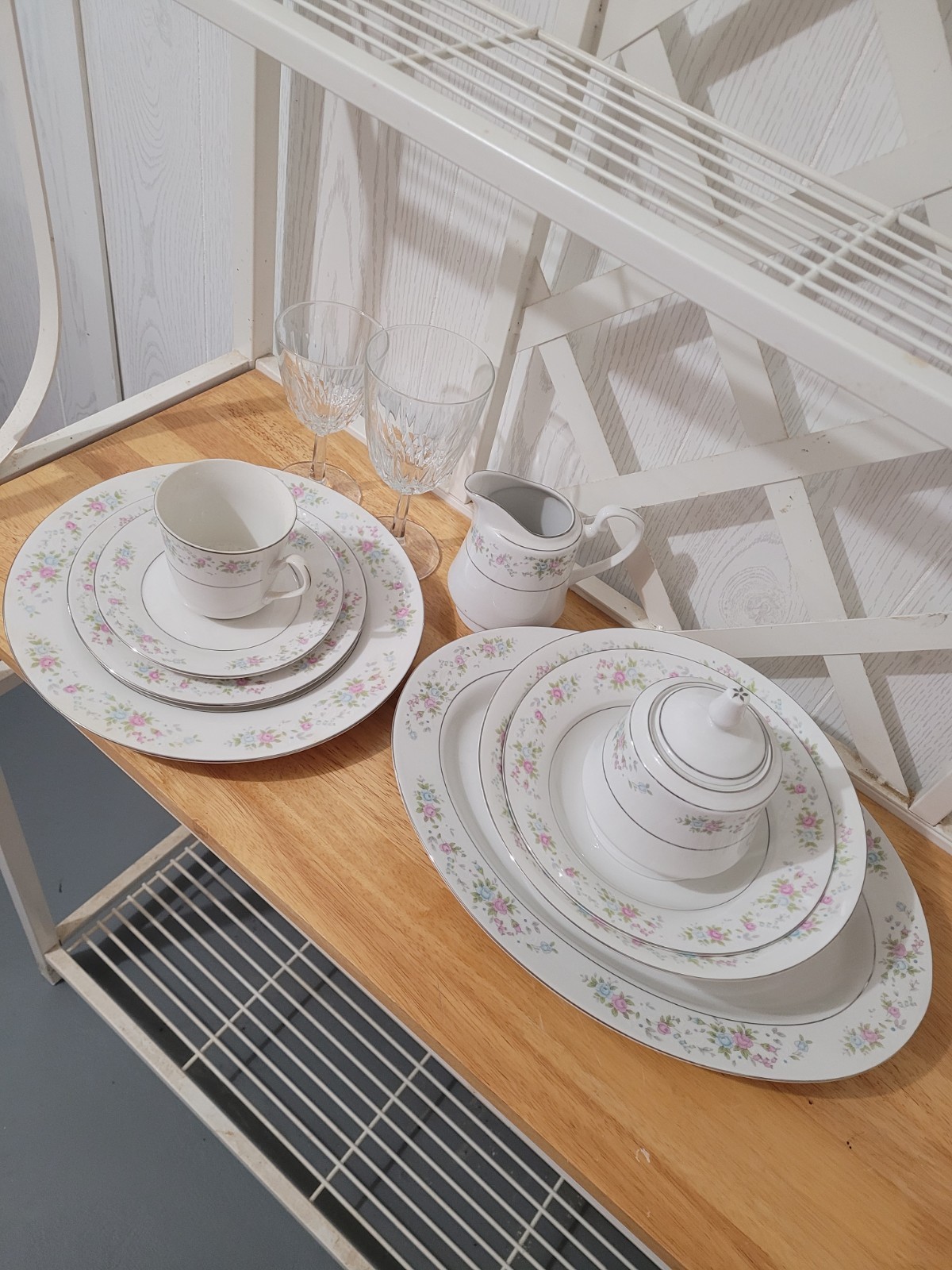 Royal Majestic Cannes Fine China  Full Set For 8 And Includes Stemware