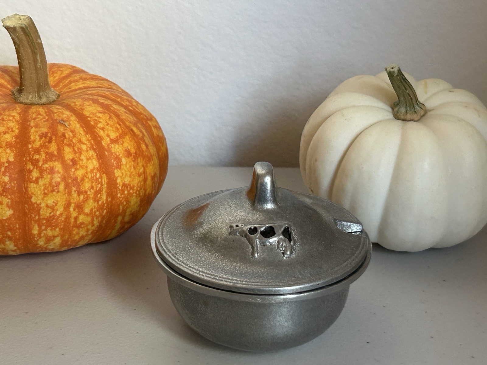 Vintage Carson Pewter Lidded Sugar Bowl embossed dairy cow on lid Vintage Carson Pewter Lidded Sugar Bowl embossed dairy cow on lid