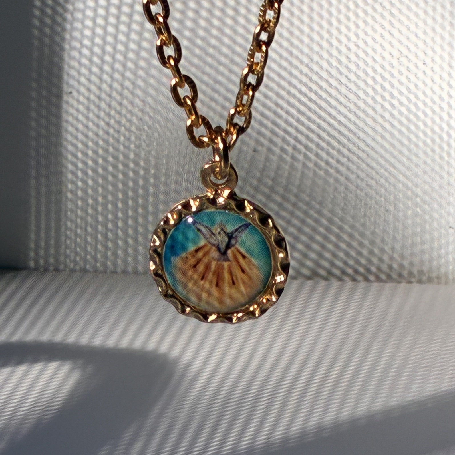 Vintage Catholic Holy Spirit Dove Medal Pendant Necklace Gold Tone with Chain Vintage Catholic Holy Spirit Dove Medal Pendant Necklace Gold Tone with Chain