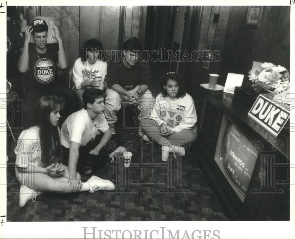 1991 Press Photo David Duke's supporters watching in dismay election results 1991 Press Photo David Duke's supporters watching in dismay election results