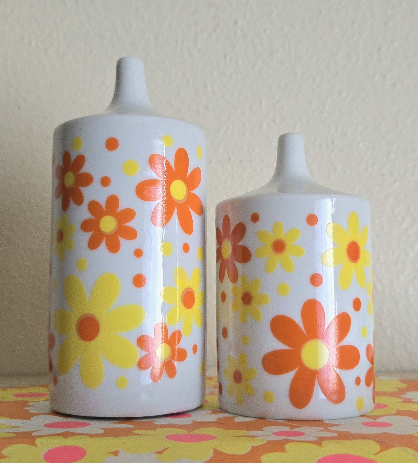 VTG 1970s Flower Power Takahashi Salt Pepper Salt Shakers Orange Yellow Retro VTG 1970s Flower Power Takahashi Salt Pepper Salt Shakers Orange Yellow Retro