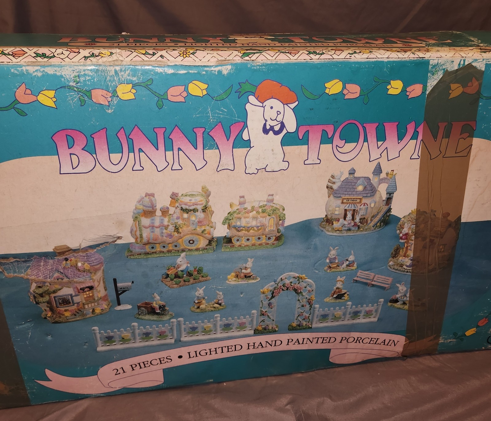 Vintage 1995 Bunny Towne Easter Village 21 Pc. Hand Painted Porcelain Town Vintage 1995 Bunny Towne Easter Village 21 Pc. Hand Painted Porcelain Town