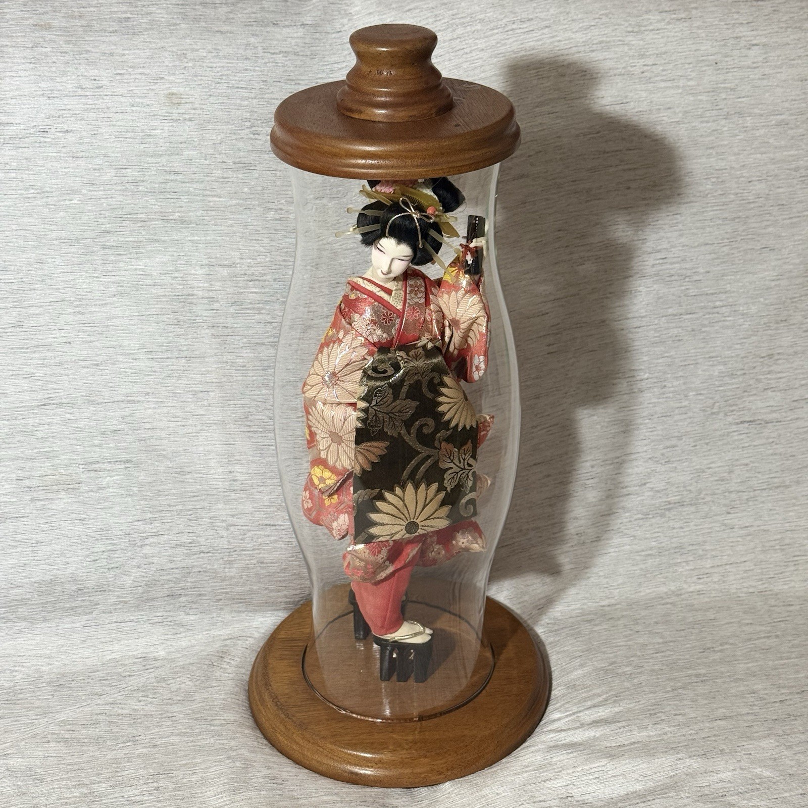VTG Japanese Geisha Maiko Doll Silk Kimono Glass Display Case Collectible 23”