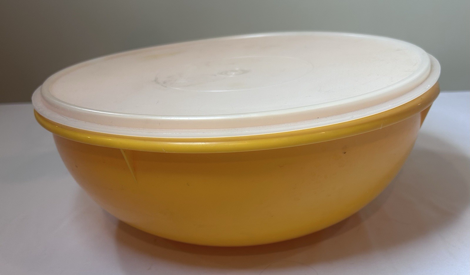 Vintage Tupperware Fix n Mix 26-cup Bowl Harvest Gold #274-9 W/ Tupper Seal Lid