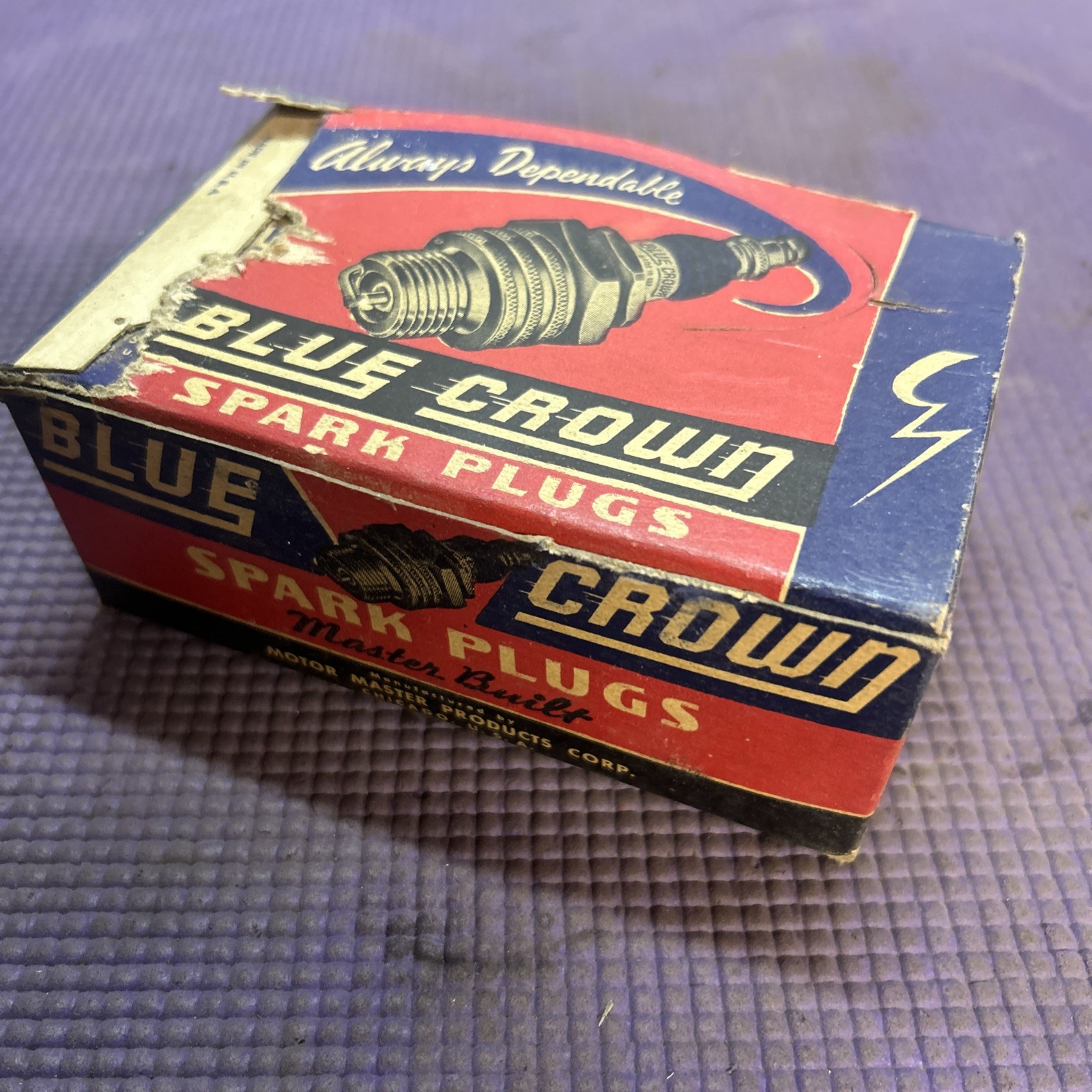 NOS Vintage Box of 10 Blue Crown Husky Spark Plugs T6 10mm Husky Dog Box Wear NOS Vintage Box of 10 Blue Crown Husky Spark Plugs T6 10mm Husky Dog Box Wear