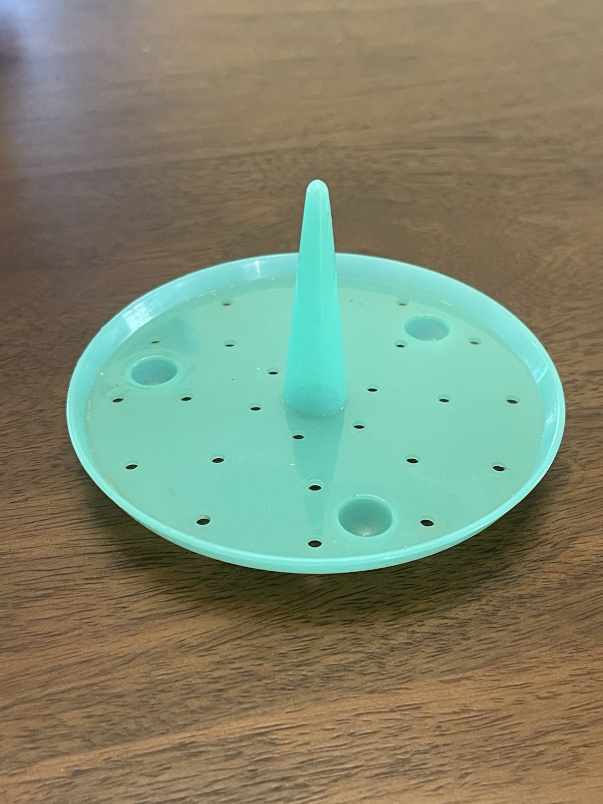 Vtg Tupperware Lettuce Keeper Crisp-It Replacement #681 Jadeite Green Spike ONLY Vtg Tupperware Lettuce Keeper Crisp-It Replacement #681 Jadeite Green Spike ONLY