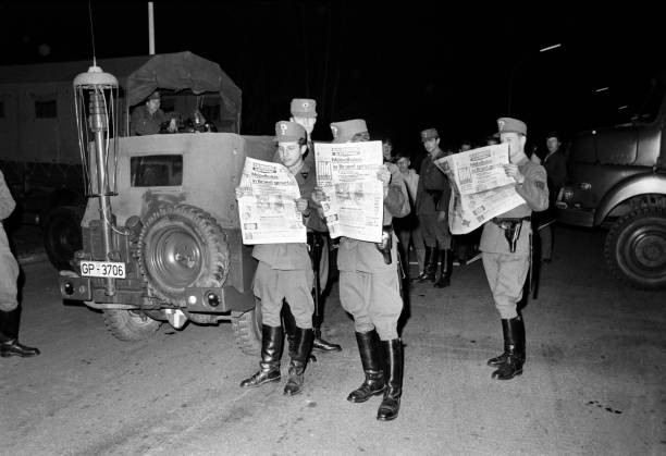Policemen read BILD newspaper front of Sprinter printing house Par- Old Photo 1